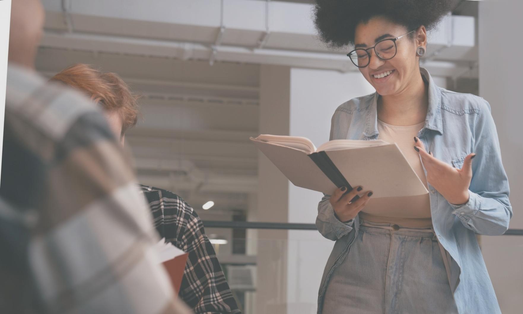 Sesión de formación en psicología del trading con análisis de comportamiento del mercado