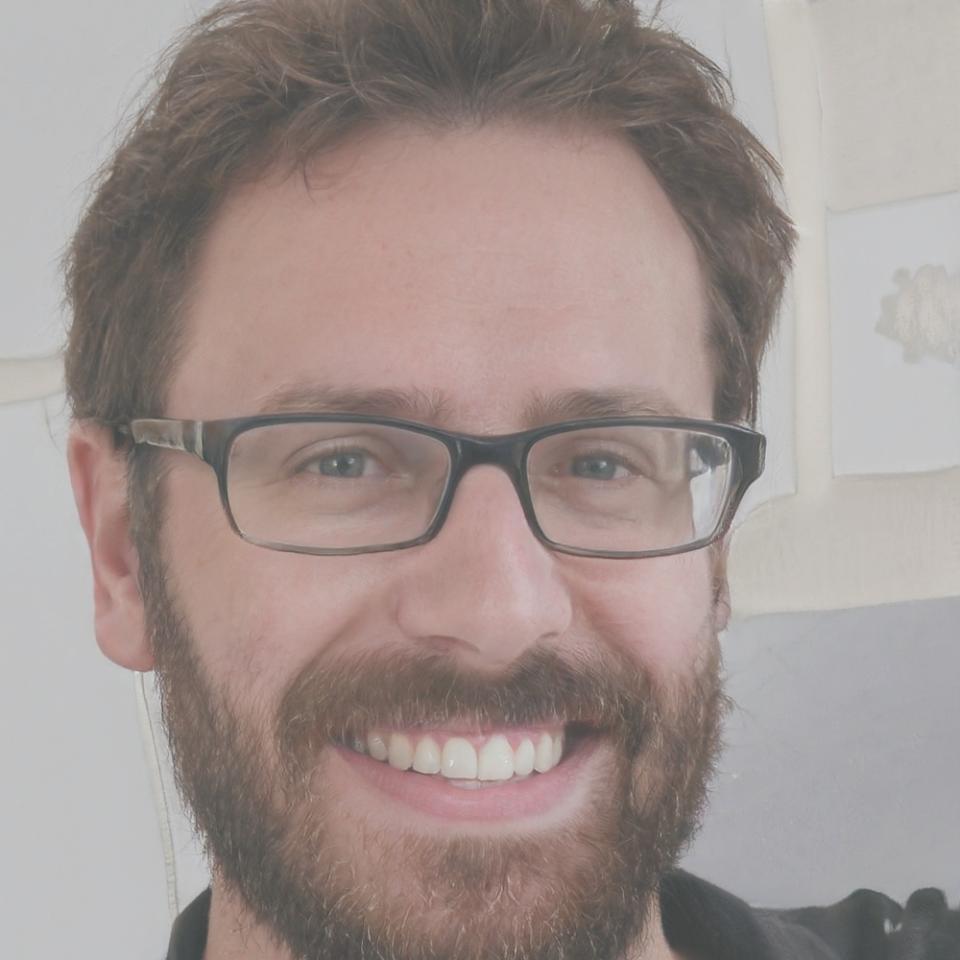 Retrato profesional de Matías Heredia